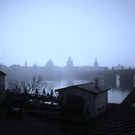 Studio Charles Bridge - Splendid - View براغ